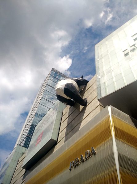 IFS Giant Climbing Panda Sculpture & Taikoo Li Glass Roofs