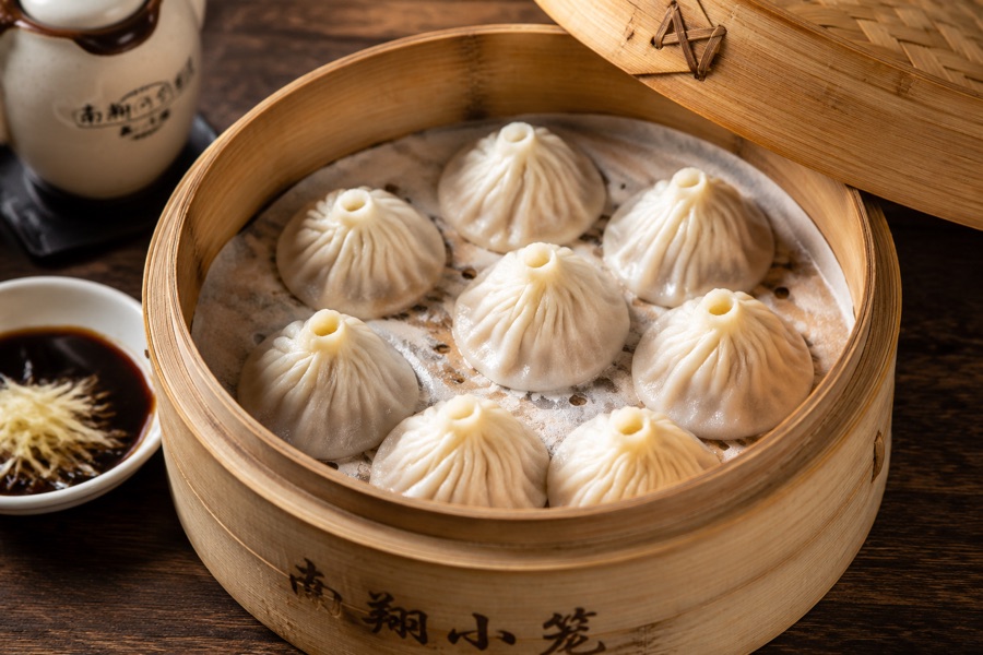 Steamed Crab Roe Soup Dumplings (Xiaolongbao)