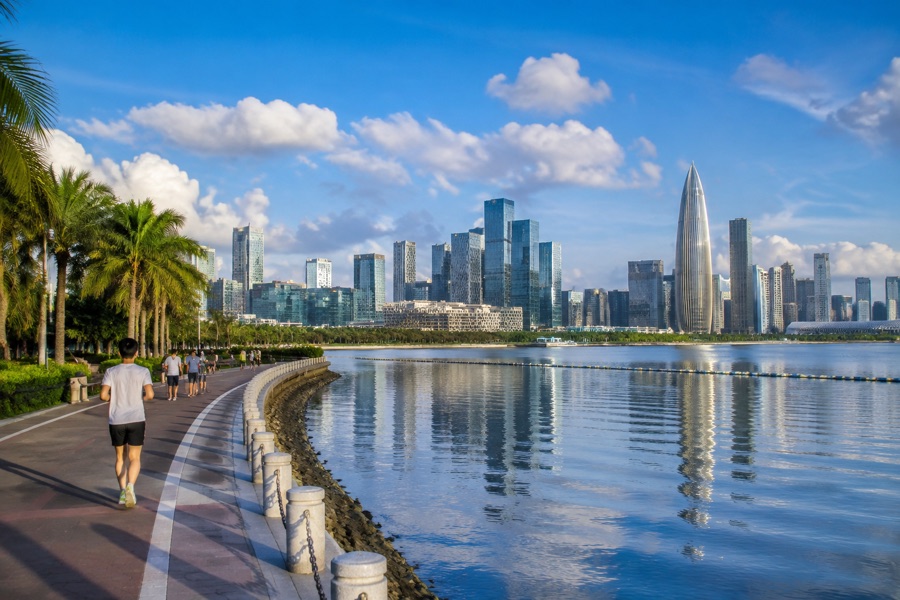Shenzhen Bay Coastal Promenade & Houhai Skyline Reflection